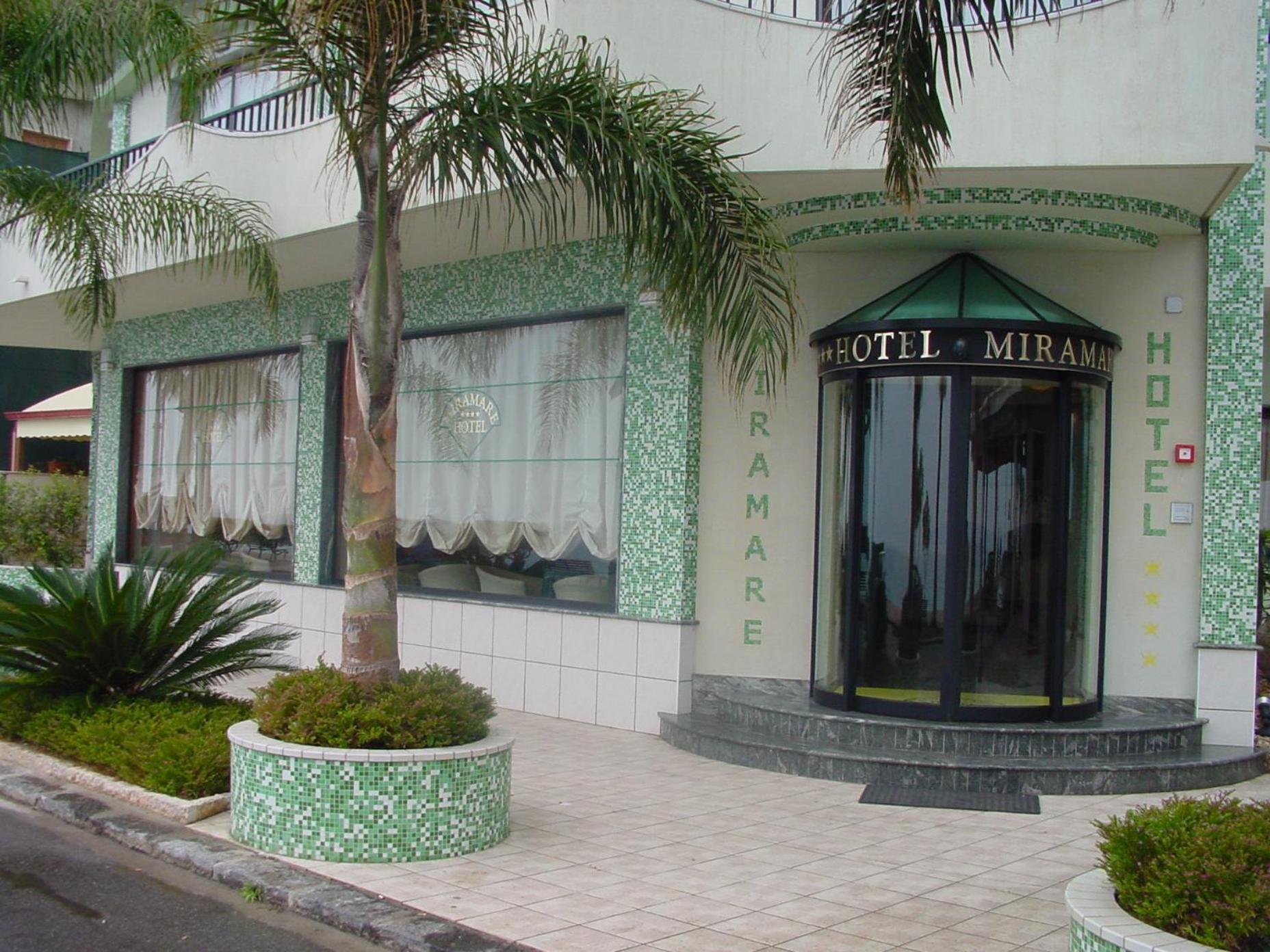 Hotel Ristorante Miramare Марина ди Джойоса Йоника Екстериор снимка