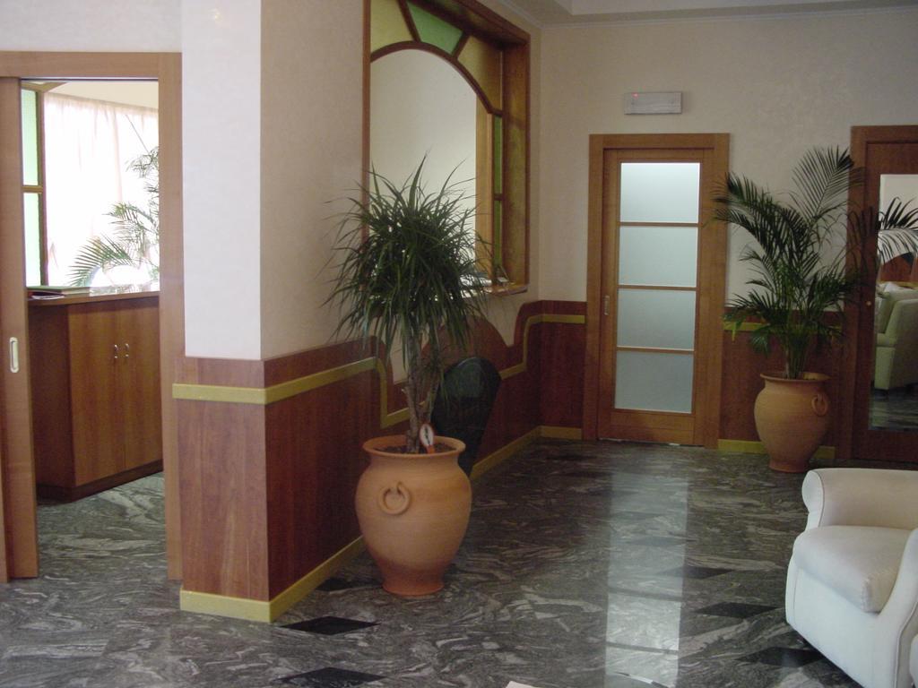 Hotel Ristorante Miramare Марина ди Джойоса Йоника Екстериор снимка